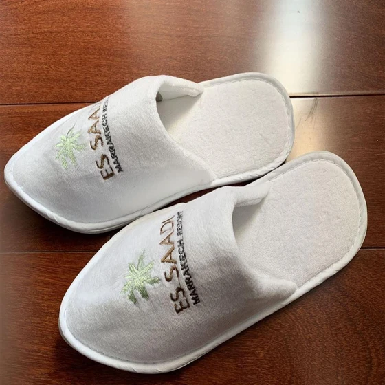 bathroom-hotel-slipper-2.webp