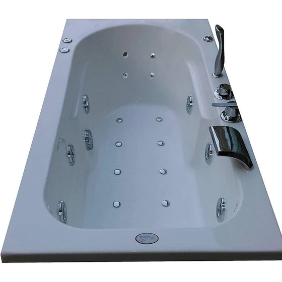 jacuzzi-bubble-bath-2.webp