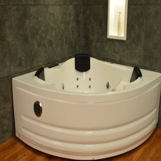 acrylic-corner-bathtub-2.webp