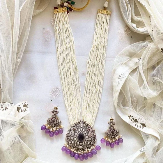 victorian-style-pendant-2.webp