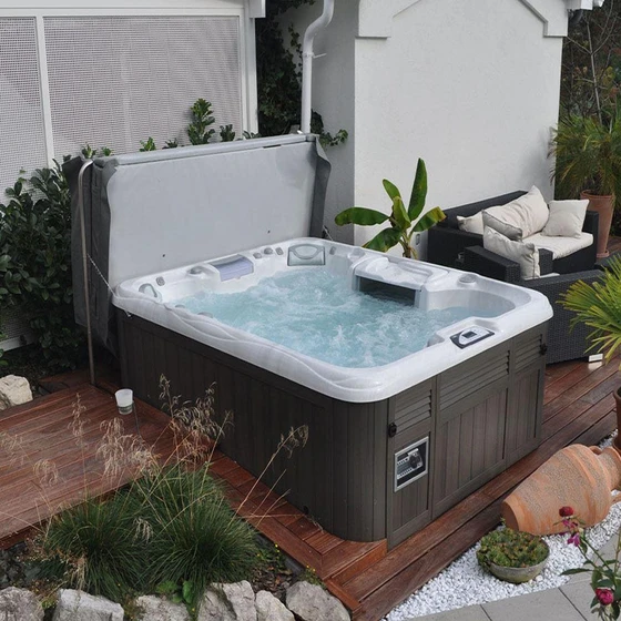 square-outdoor-spatub-2.webp
