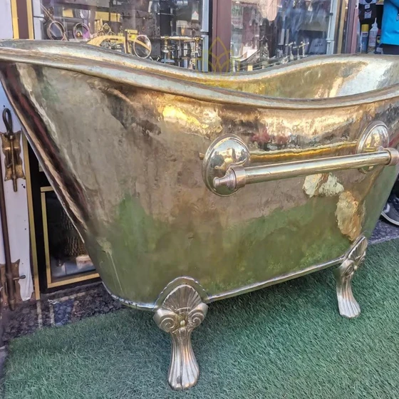 antique-metal-bathtub-2.webp