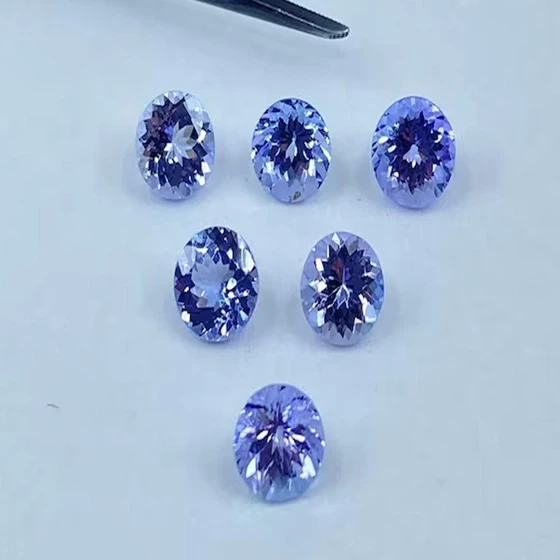 tanzanite-loose-gemstone-2.webp