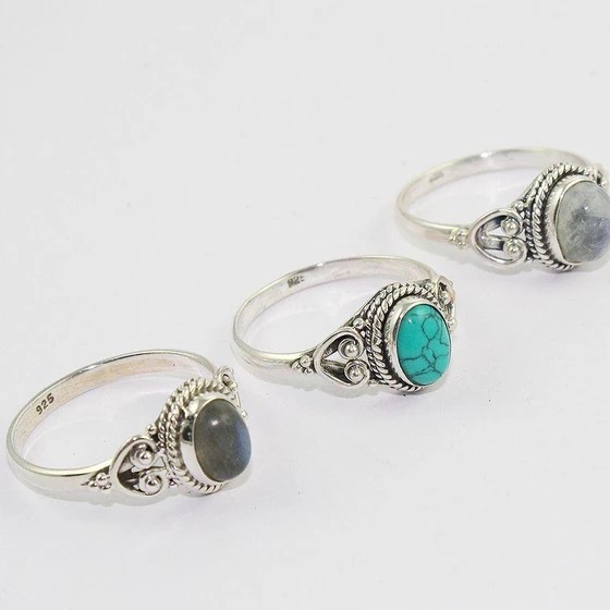silver-gemstone-ring-2.webp