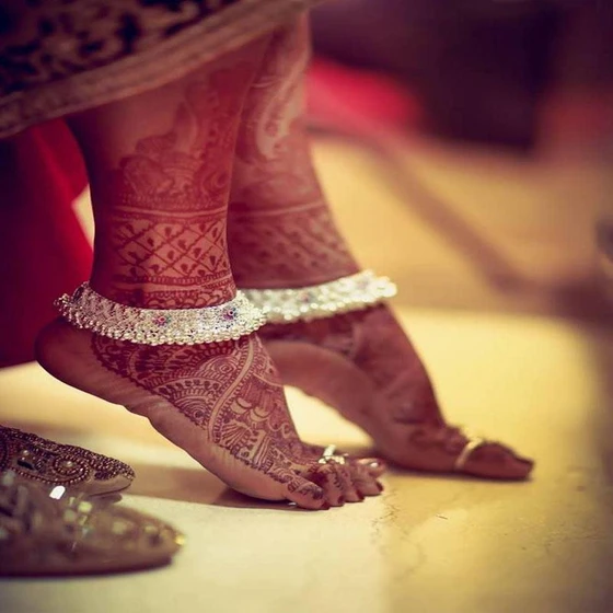 bridal-silver-ankle-payal-2.webp