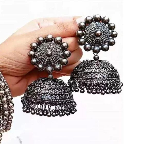 metal-fancy-earring-2.webp