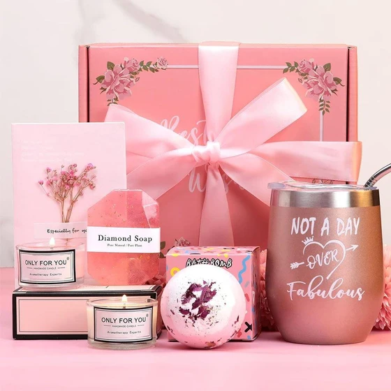 birth-gift-box-2.webp
