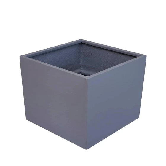 square-fiberglass-planter-2.webp