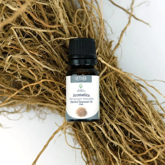 essential-vetiver-oil-2.webp