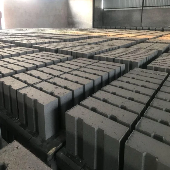 grey-fly-ash-bricks-2.webp