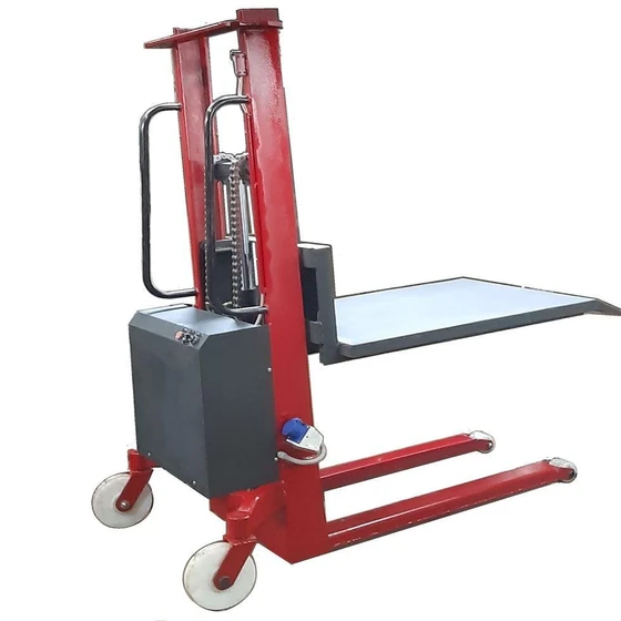 hydraulic-platform-stacker-2.webp