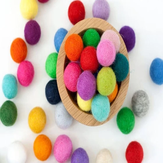 wool-felt-balls-2.webp