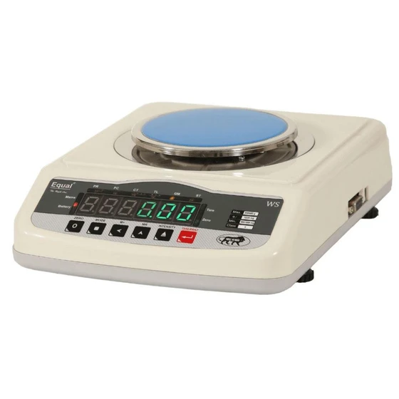 weighing-jewellery-scales-2.webp
