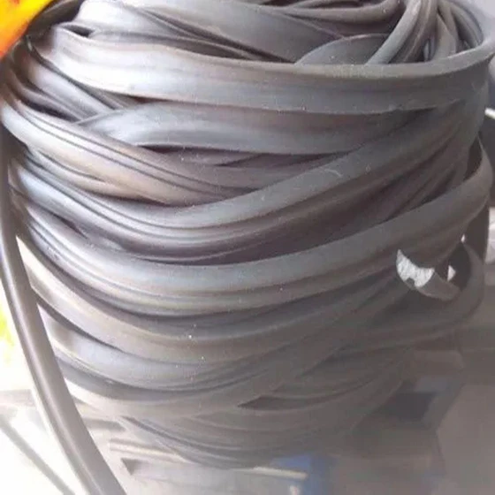 glass-5-mm-rubber-beading-2.webp