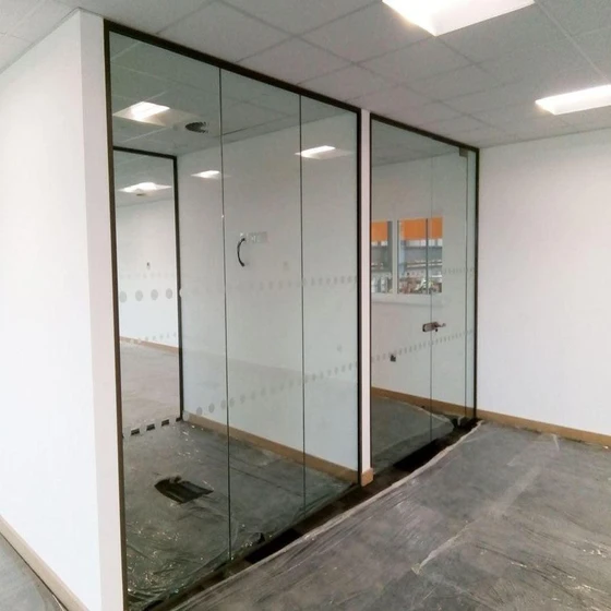 toughened-glass-partitions-2.webp