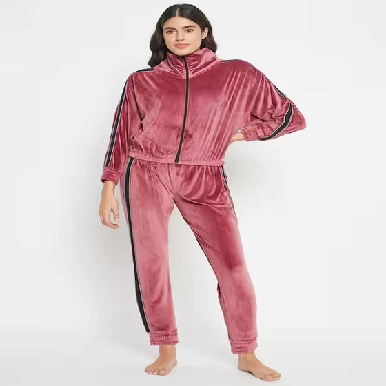 velvet-women-nightwear-2.webp