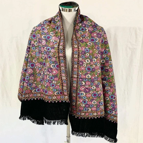 multicolor-wool-shawls-2.webp