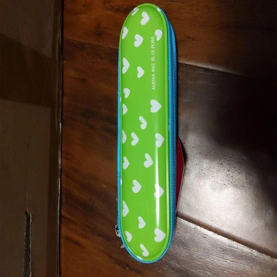 designer-pencil-case-1.webp