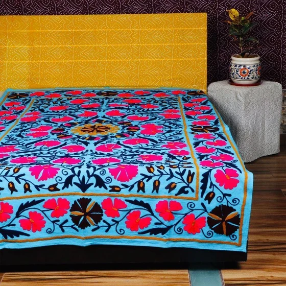 embroidery-bed-linen-2.webp