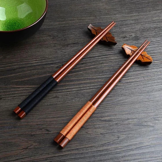 natural-wooden-chopsticks-2.webp