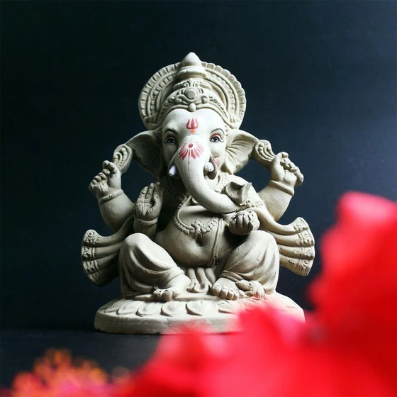 lord-ganesh-statue-2.webp