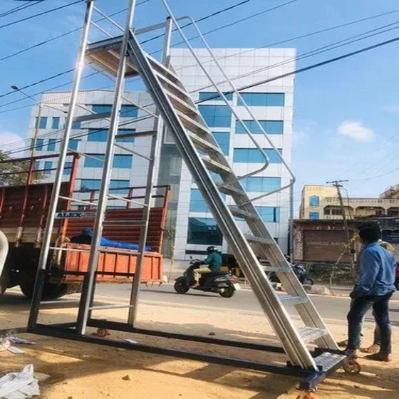hot-rolled-statue-ladder-1.webp