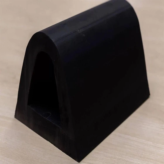 natural-rubber-fender-2.webp