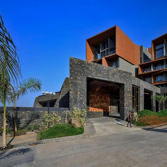 construction-resort-services-1.webp