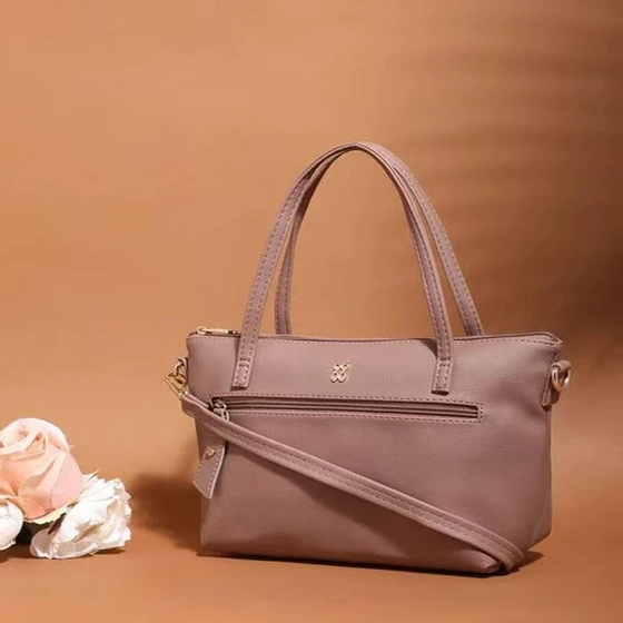 detachable-strap-tote-bag-2.webp