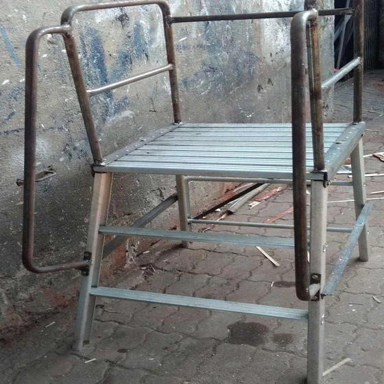 fixed-platform-ladder-2.webp