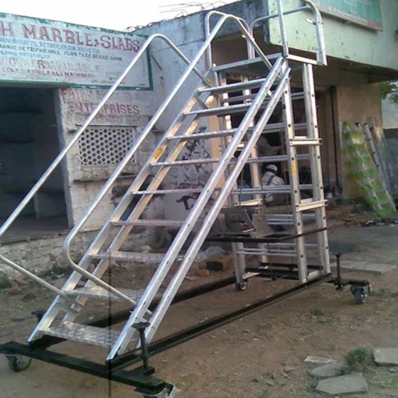 mobile-statue-ladders-2.webp