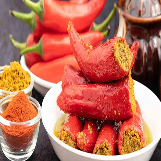 tops-red-chilli-pickle.webp