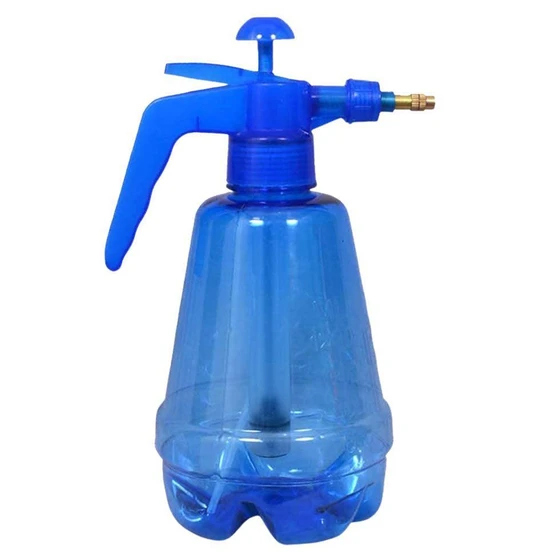plastic-garden-hand-sprayer-2.webp