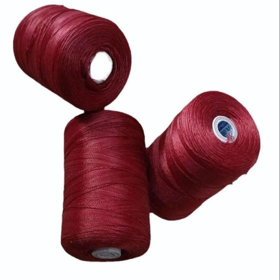 maroon-spun-polyester-thread-1.webp