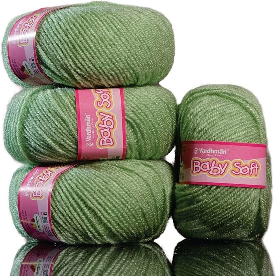 hand-knitting-wool-fiber-2.webp