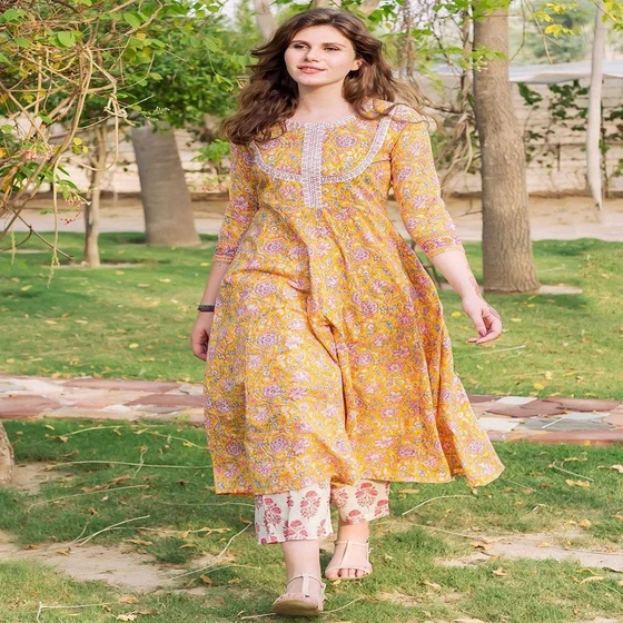 printed-block-floral-kurti-2.webp