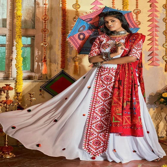navratri-chaniya-choli-2.webp