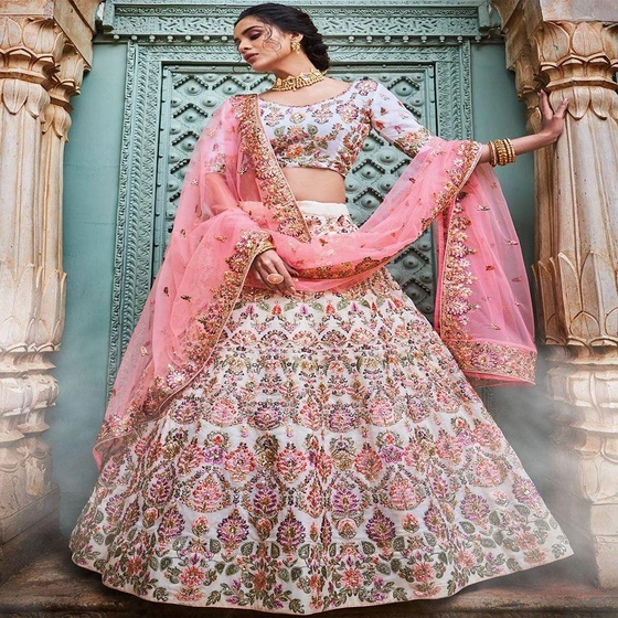 embroidered-lehengas-choli-2.webp