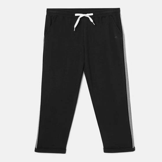 girls-track-pants-2.webp