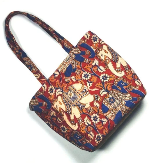kalamkari-carry-bags-2.webp