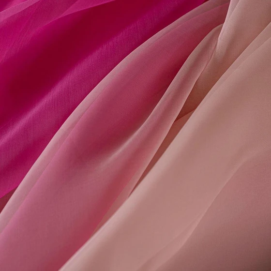 organza-silk-fabric-2.webp