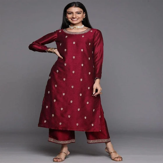 straight-silk-kurtis-2.webp