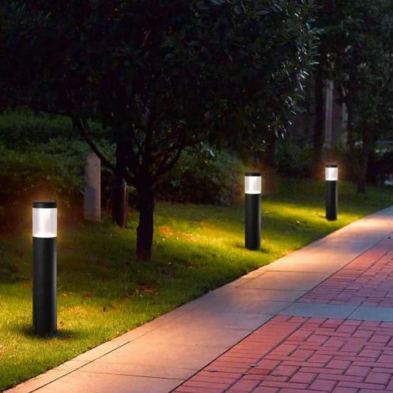 garden-bollard-light-2.webp
