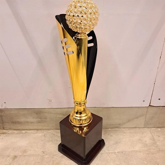 diamond-sports-trophy-2.webp