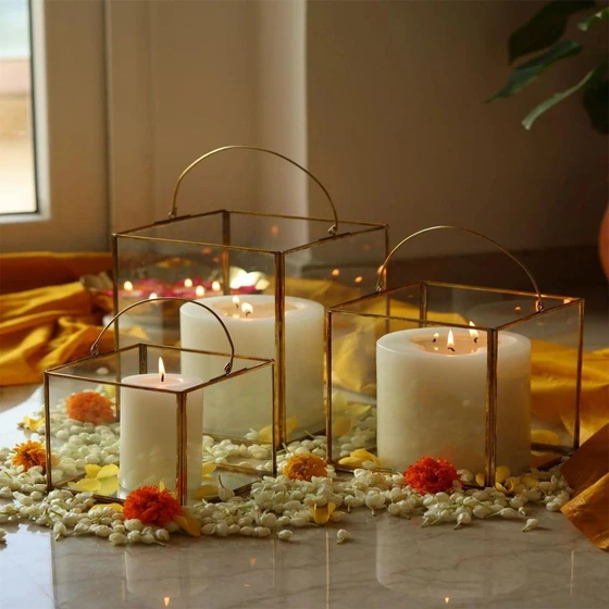 square-candle-lanterns-1.webp