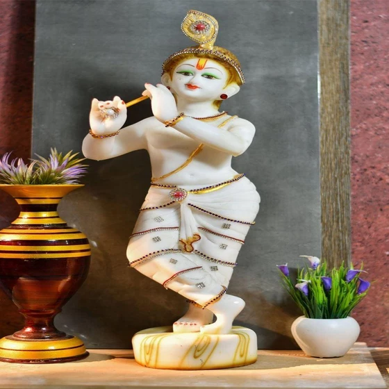 marble-krishna-murti-1.webp