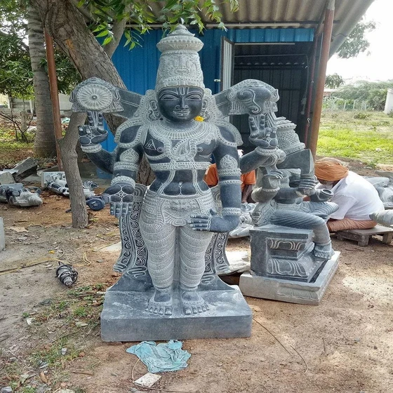 srinivasar-stone-statue-1.webp