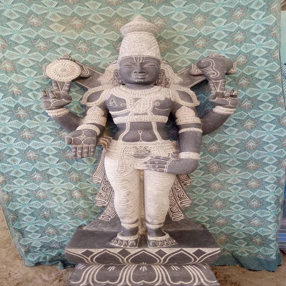 srinivasar-stone-statue-2.webp