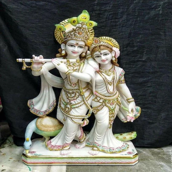 radha-krishna-statues-2.webp