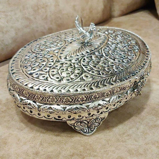 german-handicrafts-silver-box-1.webp